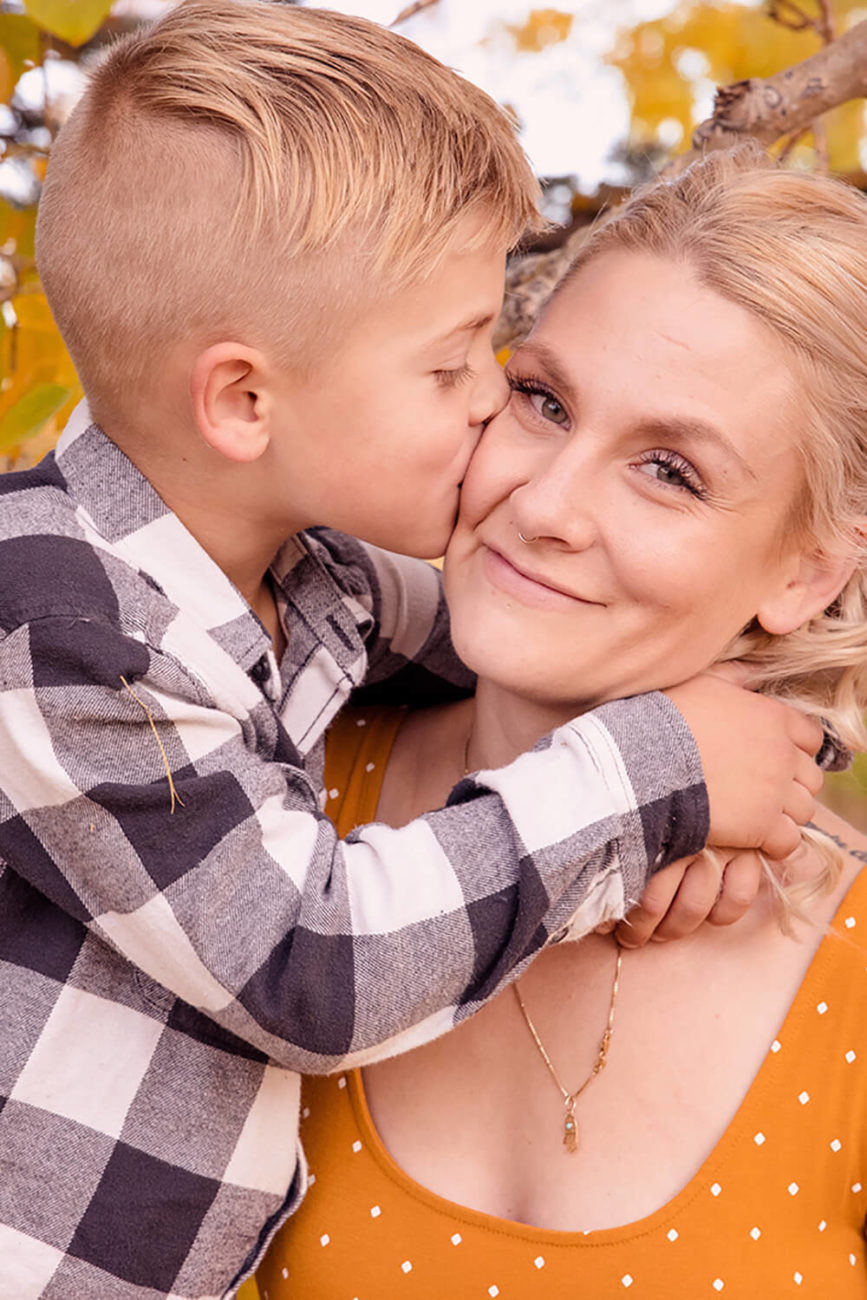 Calgary famiy lifestyle fall photographer