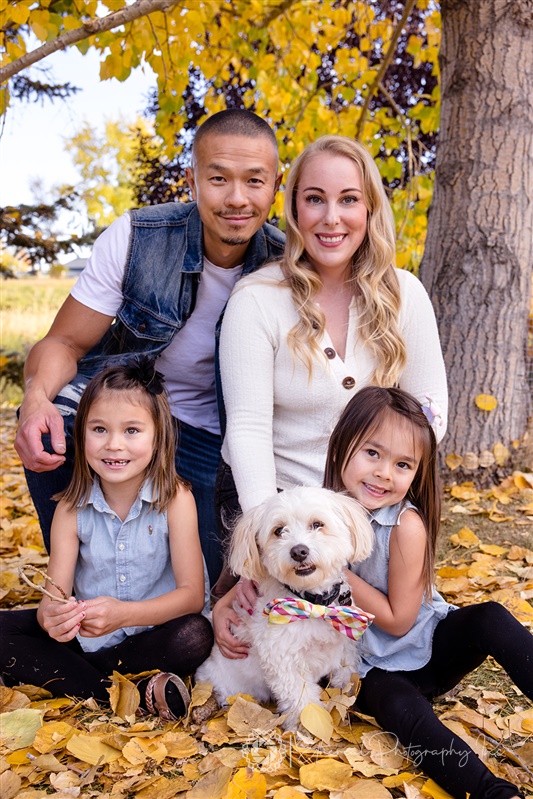 Airdrie and Calgary Family Photographer