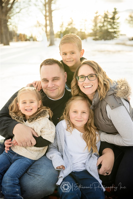 Airdrie Calgary Family Photographer