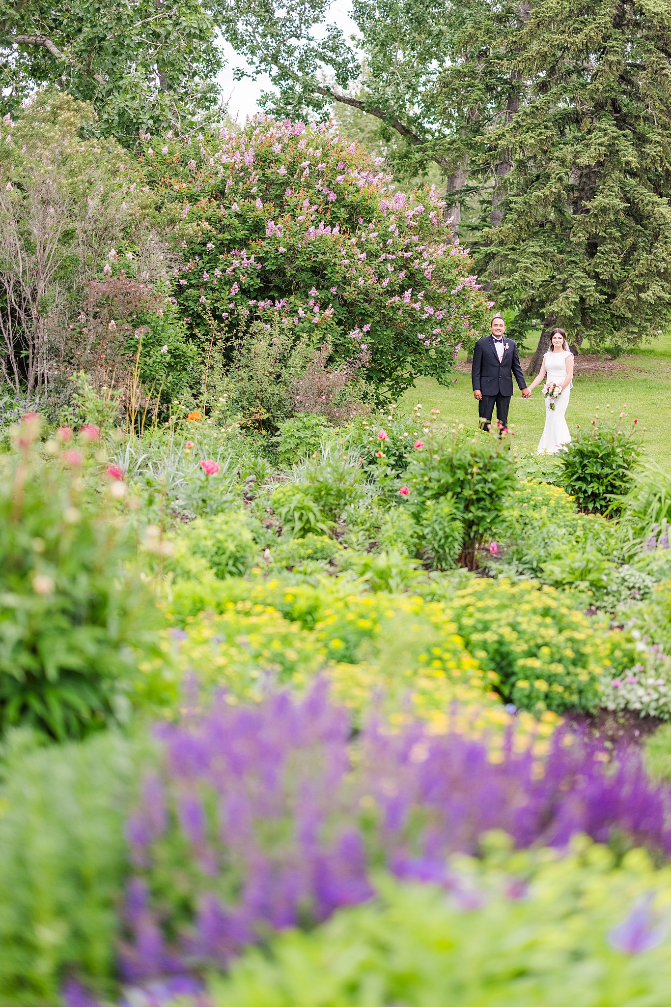 calgary-alberta-temple-wedding-summer-2021-the-church-of-jesus-christ-latter-day-saints-modest-dress-photographer_0042.jpg