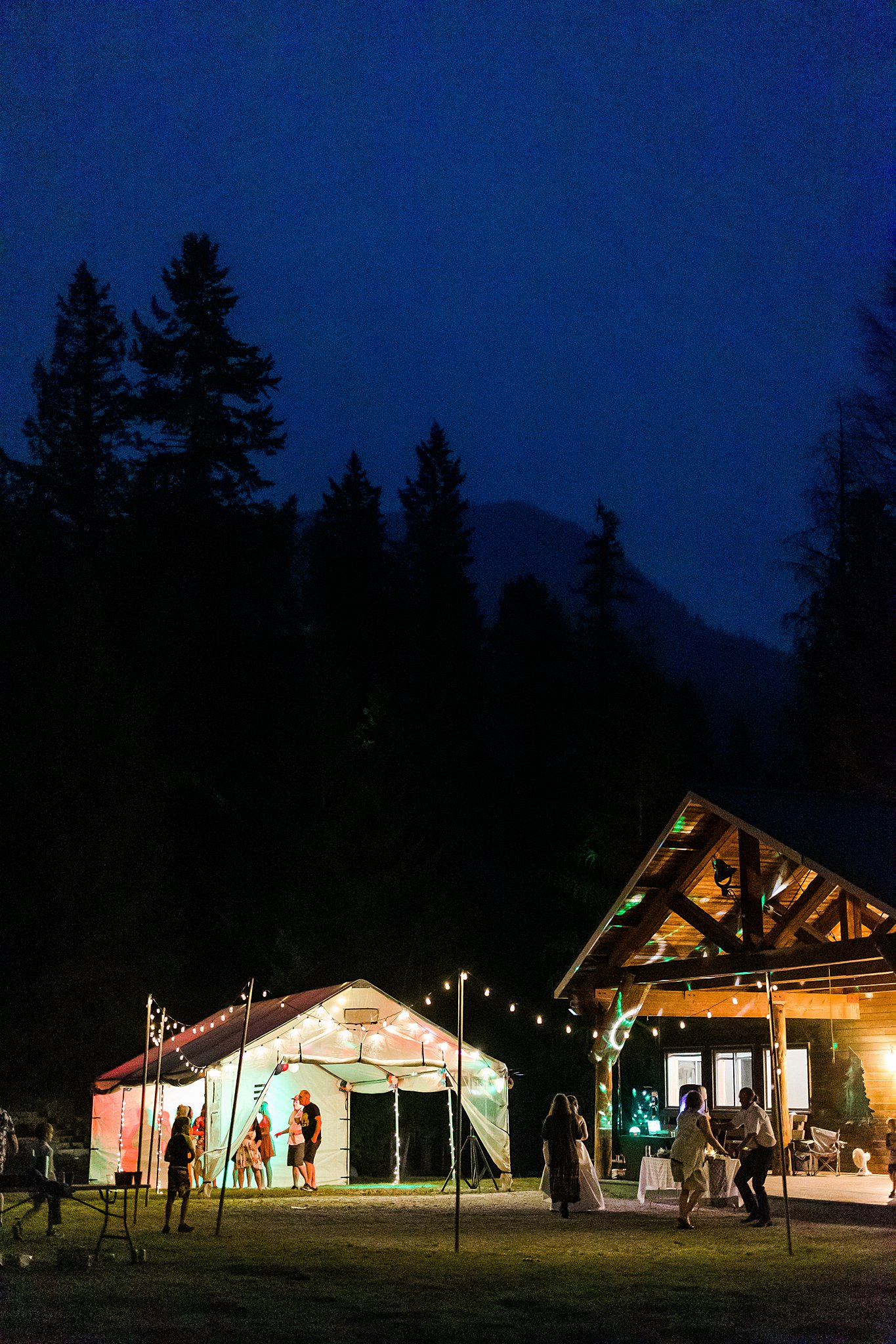 smokey-summer-interior-bc-blue-lake-camp-wedding-weekend-liz-seth-ethereal-photography-inc_0040.jpg smokey-summer-interior-bc-blue-lake-camp-wedding-weekend-liz-seth-ethereal-photography-inc_0040.jpg