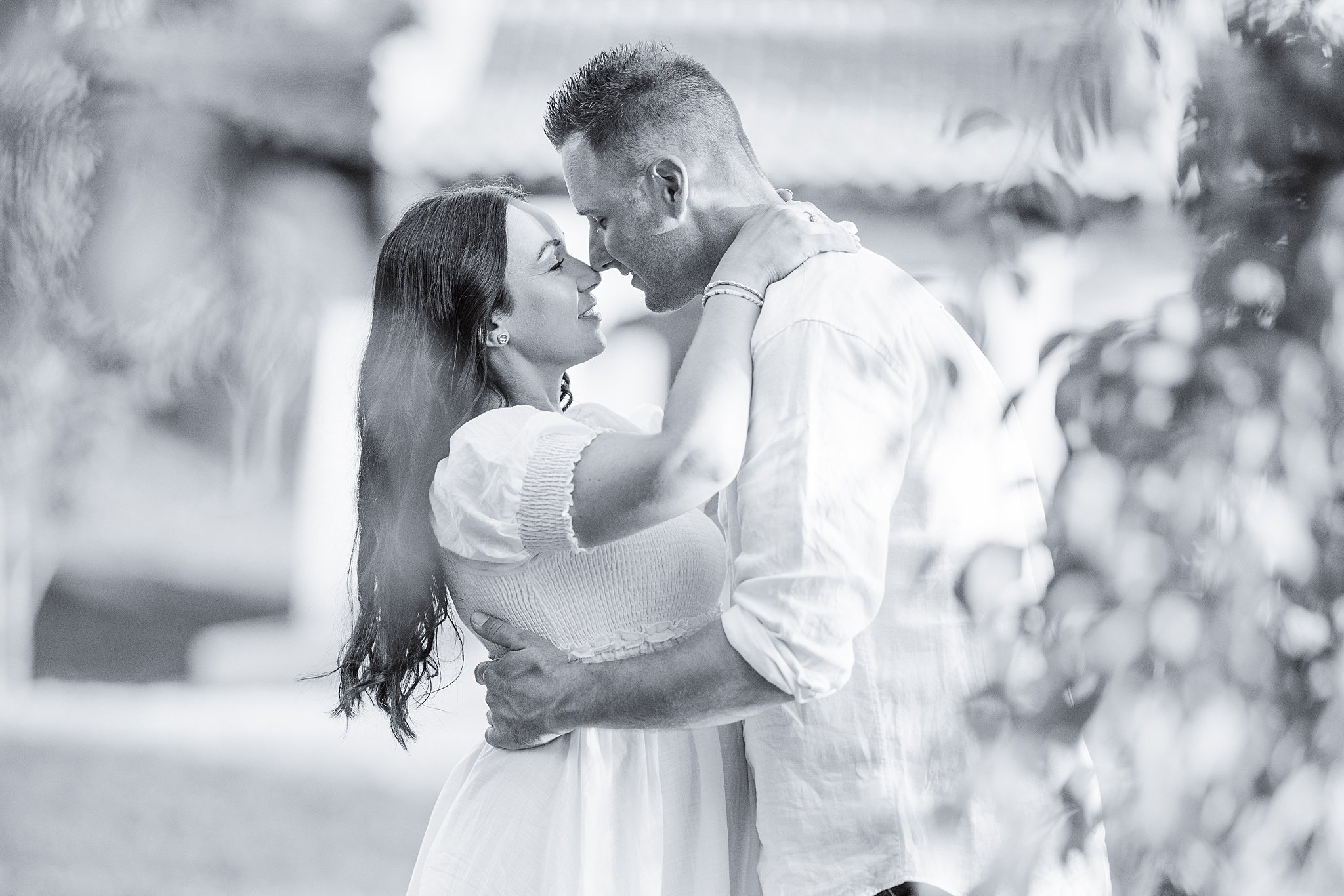 all-dressed-in-white-engagement-session-canberra-lennox-gardens-sunset_0008.jpg